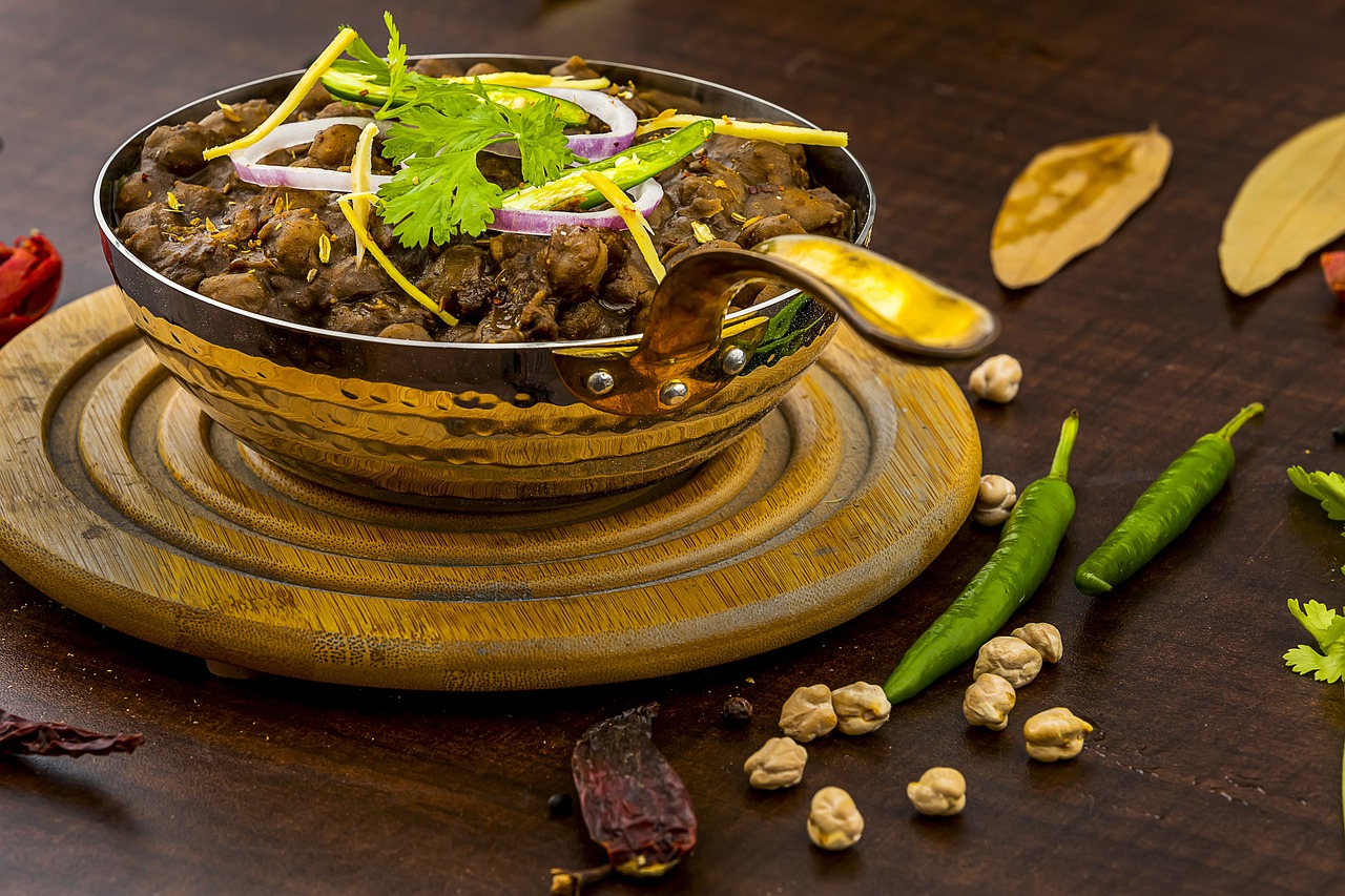 How can Fast Food industry improve relationship with the consumer by using CWMS?